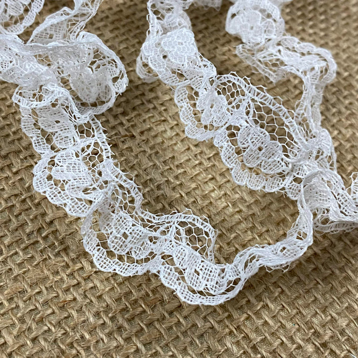 Ruffled Gathered Raschel Trim Lace, 0.75" Wide, White, for Garment Curtain Towel Pillow Cushion Decoration Craft and more