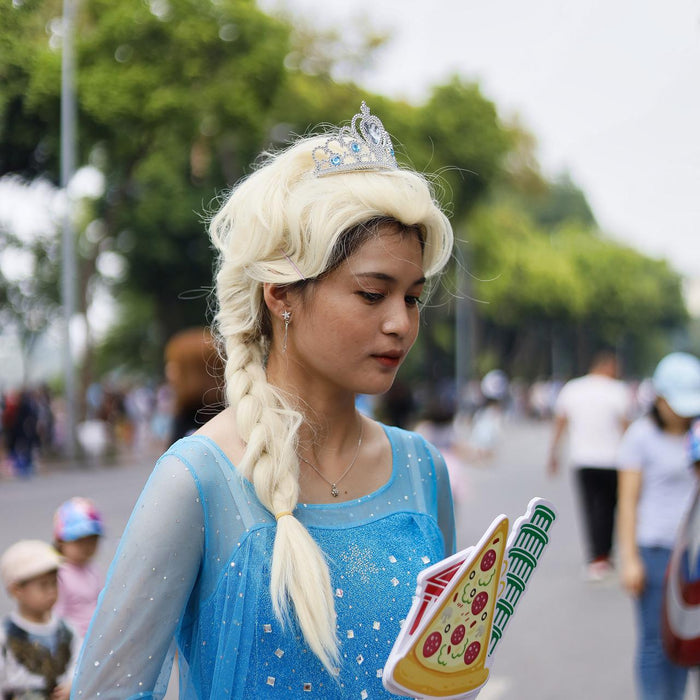 How to Create a Frozen Elsa Costume for Your Girl This Birthday